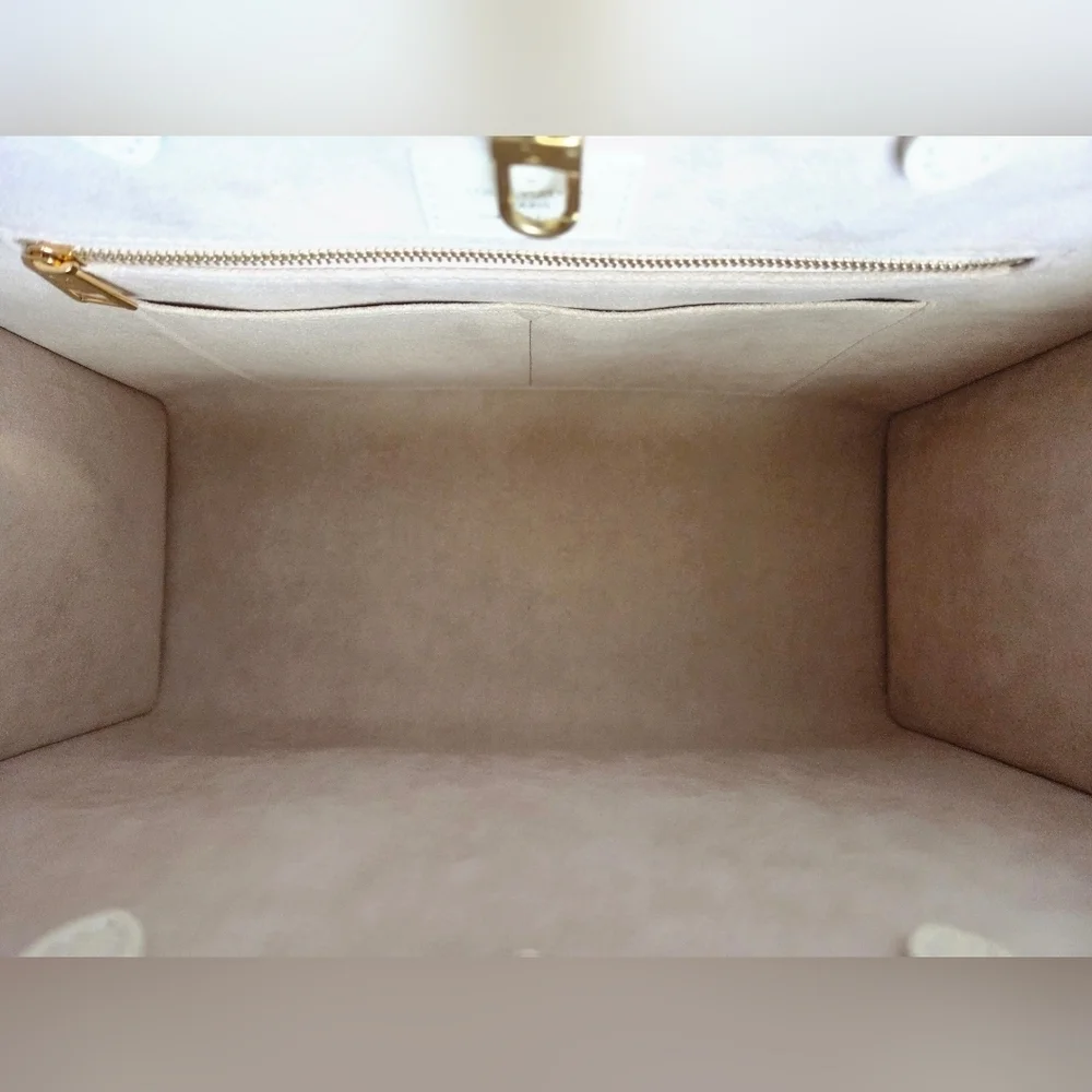 Louis Vuitton Onthego MM Giant Empreinte | Creme & Rose Trianon | Excellent